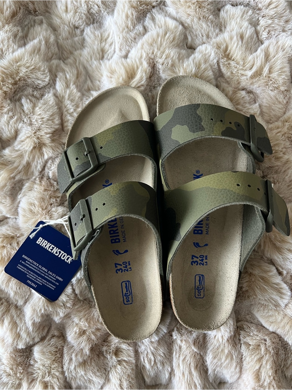 Birkenstock Arizona Soft Footbed Sandals in Olive Camouflage size 37 NWT